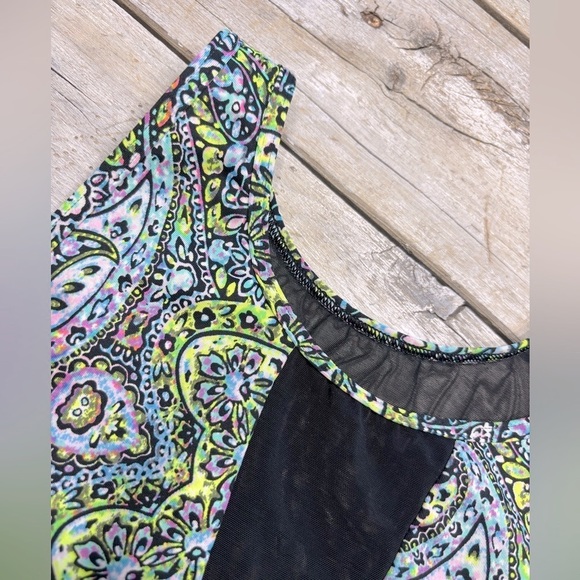 Victoria’s Secret Sports Bra. Women’s Sz-M Neon | Yellow | Black| Mesh Back - Picture 7 of 12